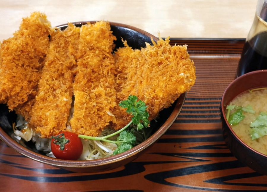 満津田とんかつ