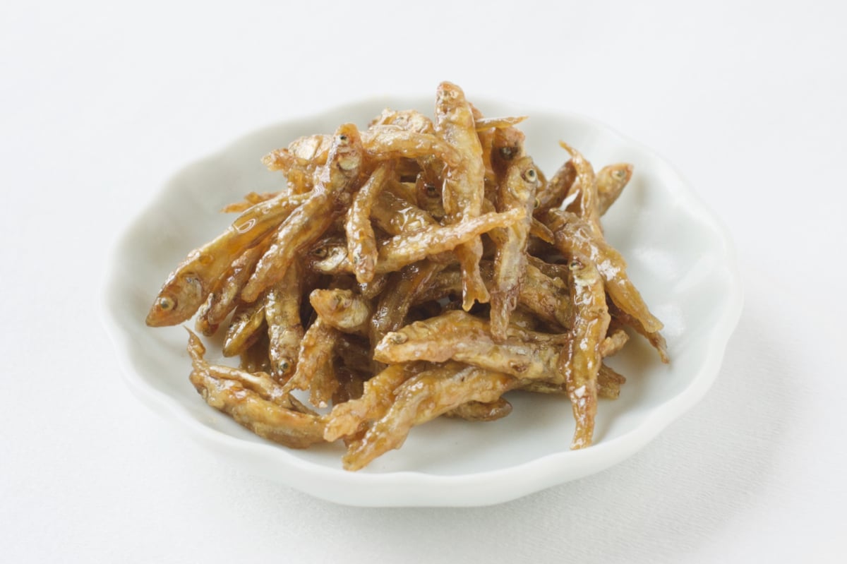 醤油ベースの甘辛だれをからめた“甘辛味”。しっとりとした食感に仕上がっています。お茶請けにもおすすめ（提供：有限会社えびす屋）