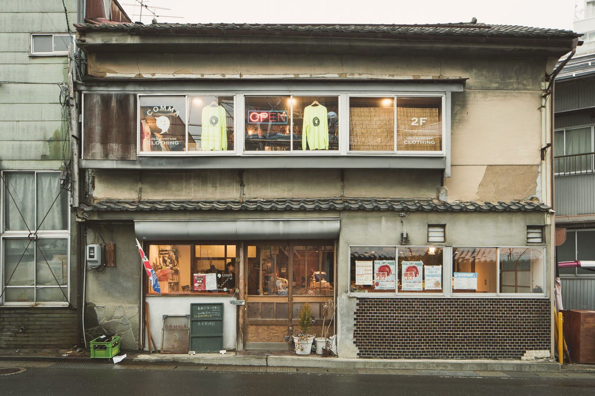 和食カフェ「Polka dot cafe」と古着屋「COMMA」