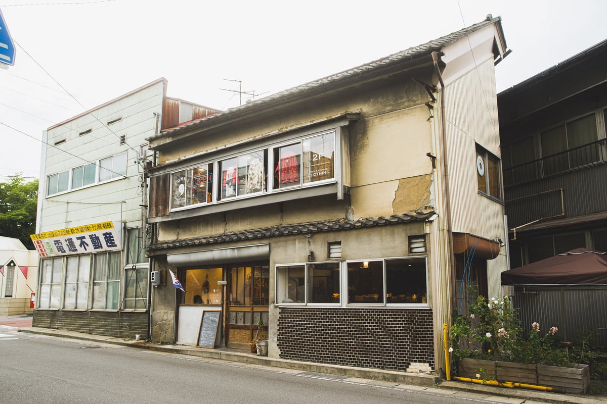 和食カフェ「Polka dot cafe」と古着屋「COMMA」