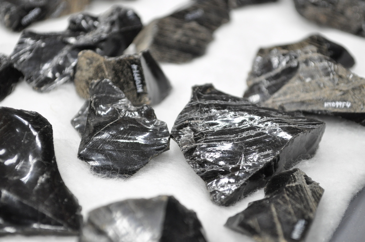 古代の信州ブランド・黒曜石。 下諏訪の黒曜石鉱山「星ヶ塔遺跡」で、縄文文化に触れる | Go…