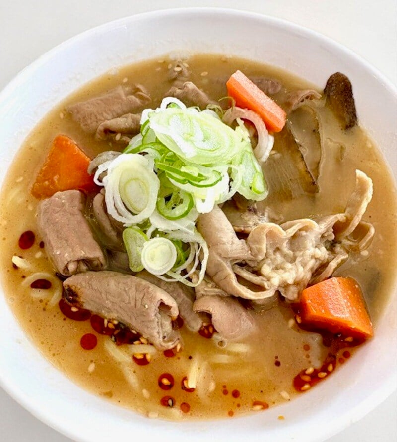 89_90_【湯の丸】もつ煮 ラーメン