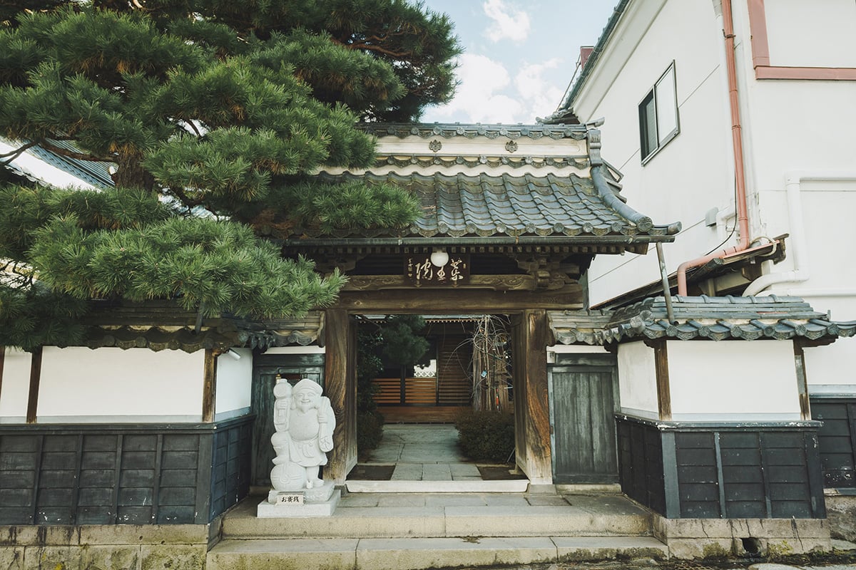 薬王院