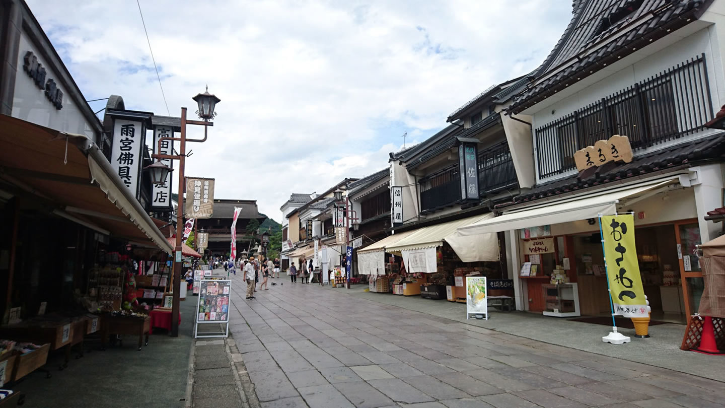 Nakamise – The Shop-Filled Approach to Zenkoji Temple