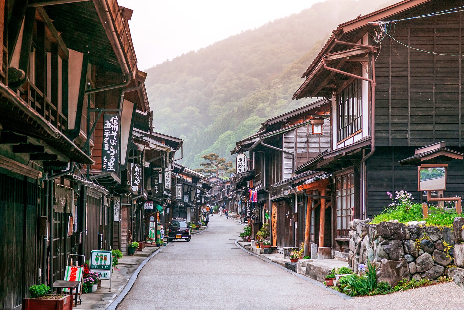 Walk the Nakasendo to Narai of a Thousand Houses