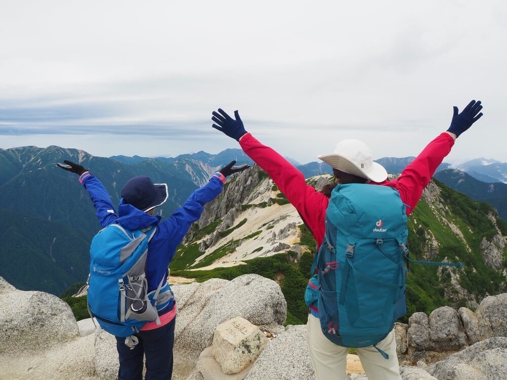 登山ガイドと登る、初めての山小屋泊登山。 アルプスの女王・燕岳へ② 「山頂登頂～山小屋滞在～下山」　後編