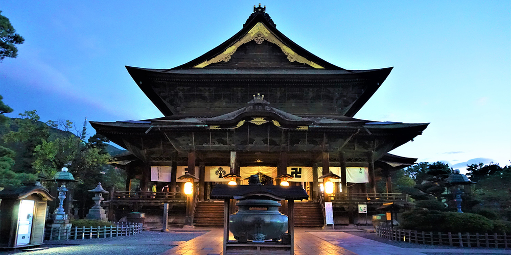 中山道上绕迢迢千里路也要去拜访的古刹“善光寺”