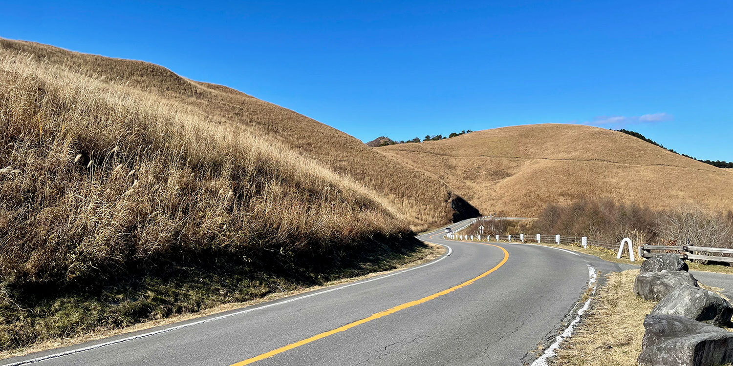 Driving along the Venus Line in Fall