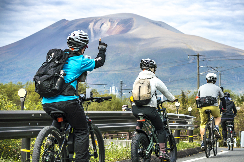 E-バイクでらくらく♪ “しなの鉄道・軽井沢サイクルトレイン” ❷〈後編・盛秋編〉 「中山道＆北国街道の宿場町を巡る」サイクリングで歴史とグルメを満喫！ 持続可能な新たなアクティビティの可能性を体験