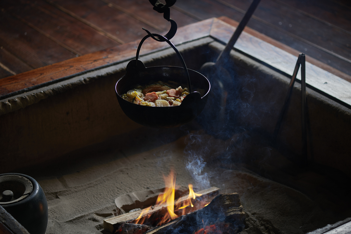 囲炉裏（いろり）のある風景が教えてくれること。