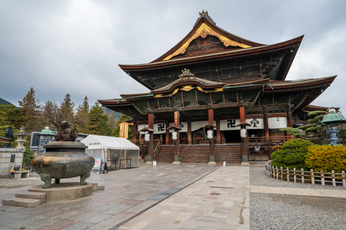 Zenkoji Temple Travel Guide